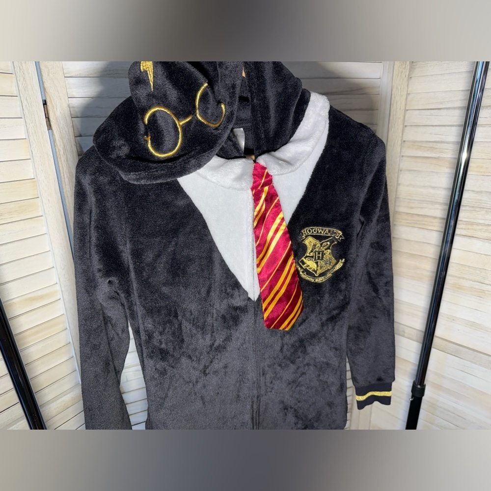 ⚡️Harry Potter Gryffindor Hooded Onesie Pajamas - Size Small - EUC